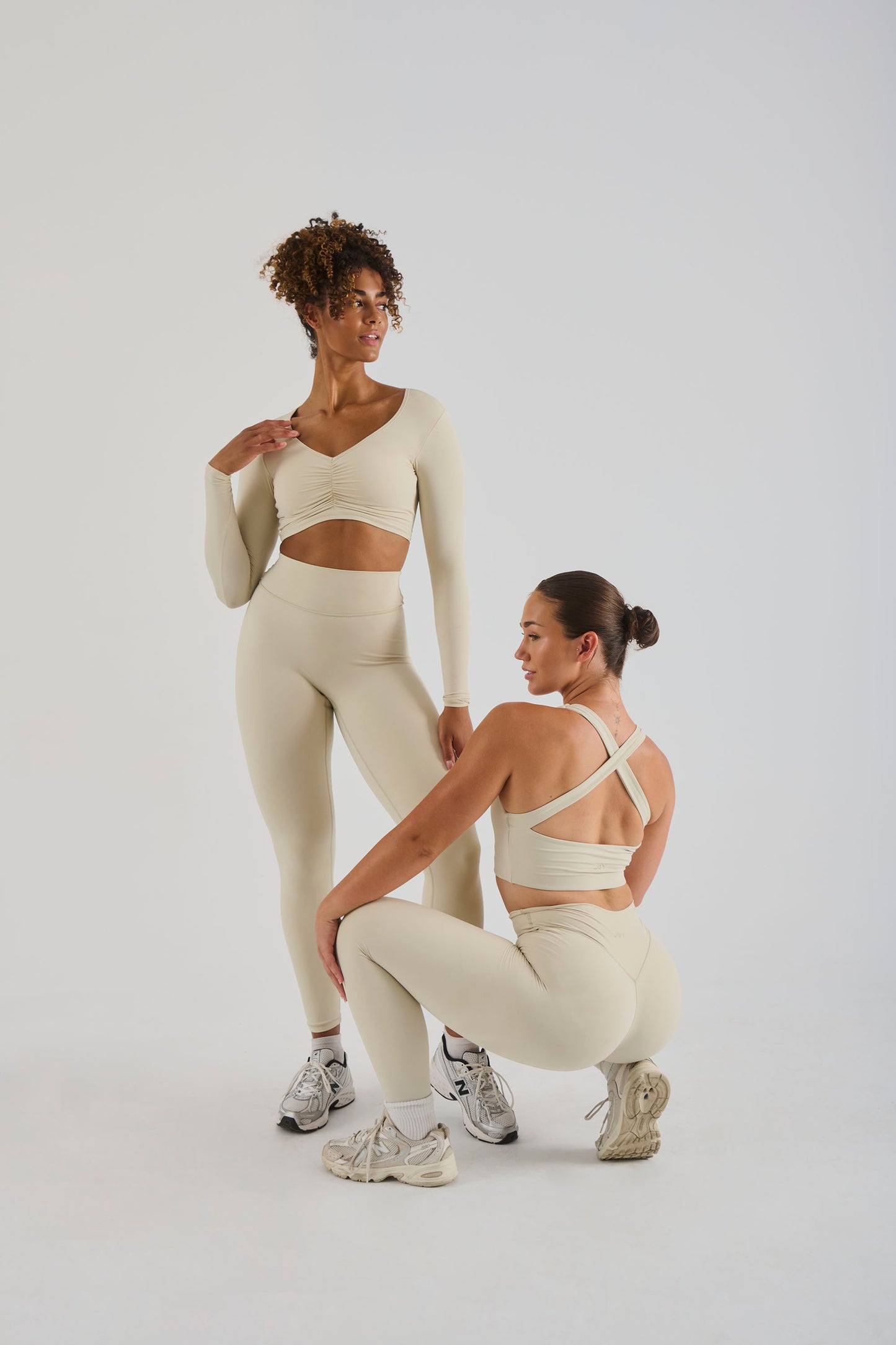 Maika à gauche porte du M et Marilou à droite porte du S